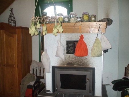 Gyűlnek a vászonzacskók...csalán, meggyfalevél, bodza, akácvirág...